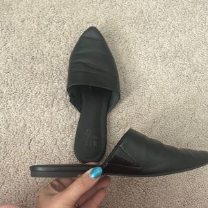 {Mix No. 6} Black Flat Mules